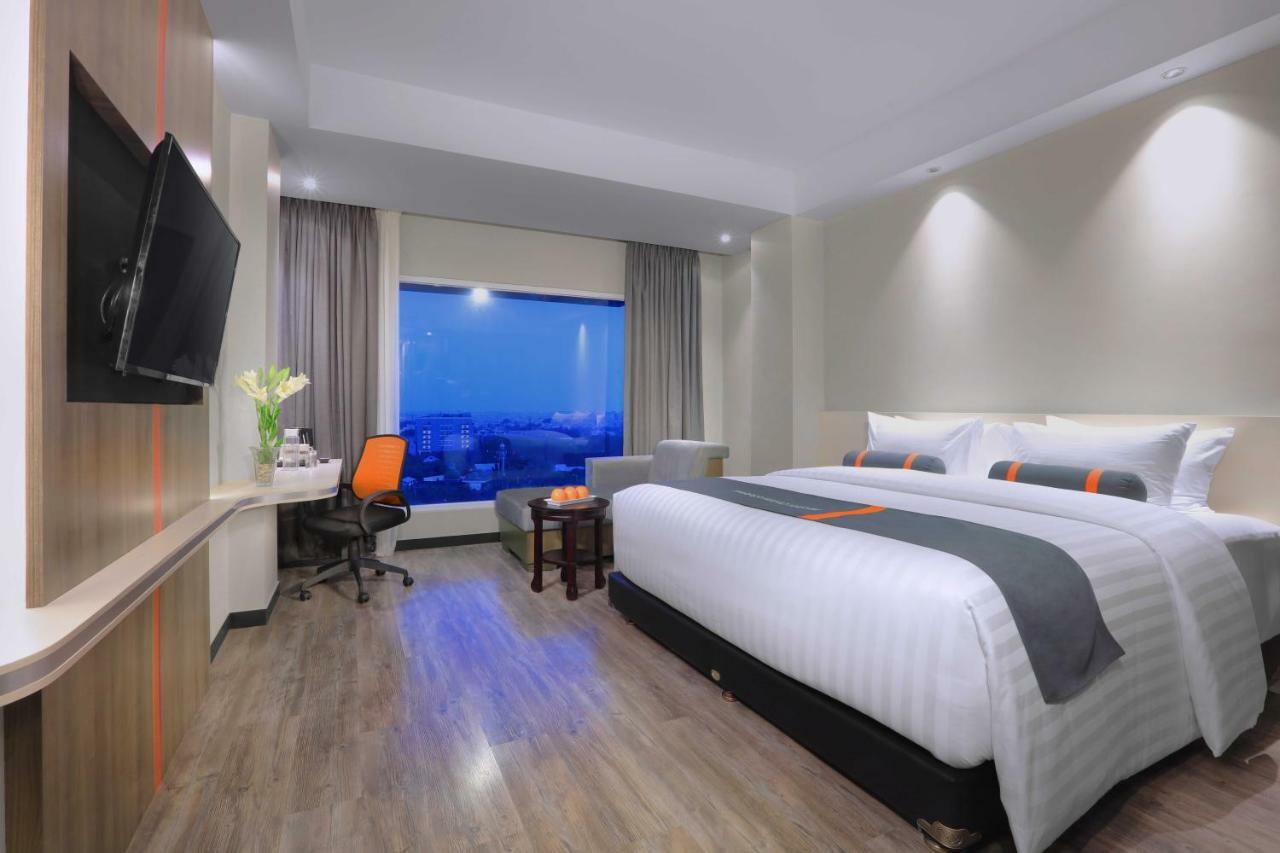 Harper Wahid Hasyim Medan By Aston Otel Dış mekan fotoğraf