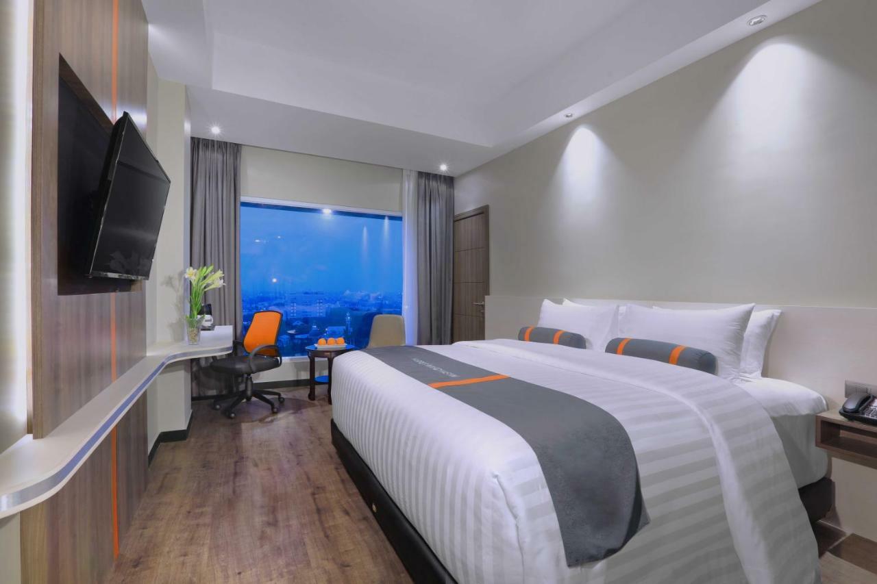 Harper Wahid Hasyim Medan By Aston Otel Dış mekan fotoğraf