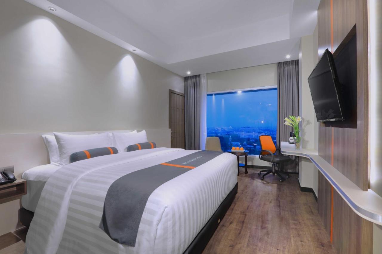 Harper Wahid Hasyim Medan By Aston Otel Dış mekan fotoğraf